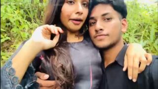 Most Viral Indian Mallu College Couple Outdoor Kissing, Boob Sucking, Giving Blowjob , Fucking in Public Places on Valentine’s Day