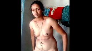 Telugu aunty hot body show 1