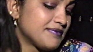 Lahori HEERA MANDI punjabi pakistani girl in threesome