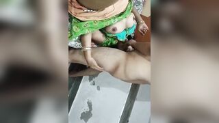 Gori gaand wali padosan bhabhi ko choda lund chusaake