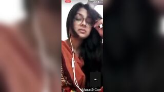 Cute Desi Girl Shows Boobs | Hindi bf video