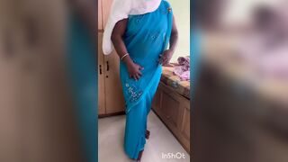 Saree wearing hot sexy Chennai aunty