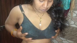 Brother-in-law fucks Pinky Bhabhi in bathroom