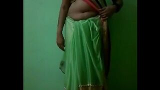 Sexy Aunty Stripping Sari Bedroom Porn