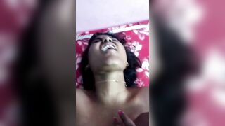 Gaanv ki bhabhi loud sexy moan dete hue chudi