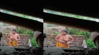 Village Neighbor Bhabhi Outdoor Nude Bath