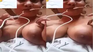 Girlfriend Big Boobs Shown To Lover On Video Call