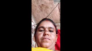 Mature village bhabhi making video for lover