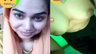 Angry Girlfriend Boob Show Viral Topless Call