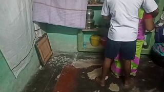 Desi aunty home cleaning sex with his house owner xxx sex video 2