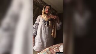 Sexy Muslim Bhabhi's big boobs pressured by brother-in-law