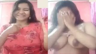 Desi Girl Big Boobs Of 42 Size Shown On Cam