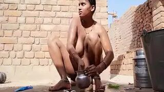 A Naked Lady Records Her Outdoor Nude Desi Sex Mms