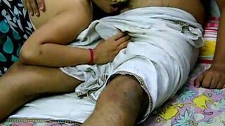 Velamma bhabhi Giving Blojob To Hubby